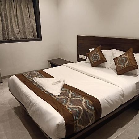 Hotel Flora Suites - Fort Mumbai Exterior foto