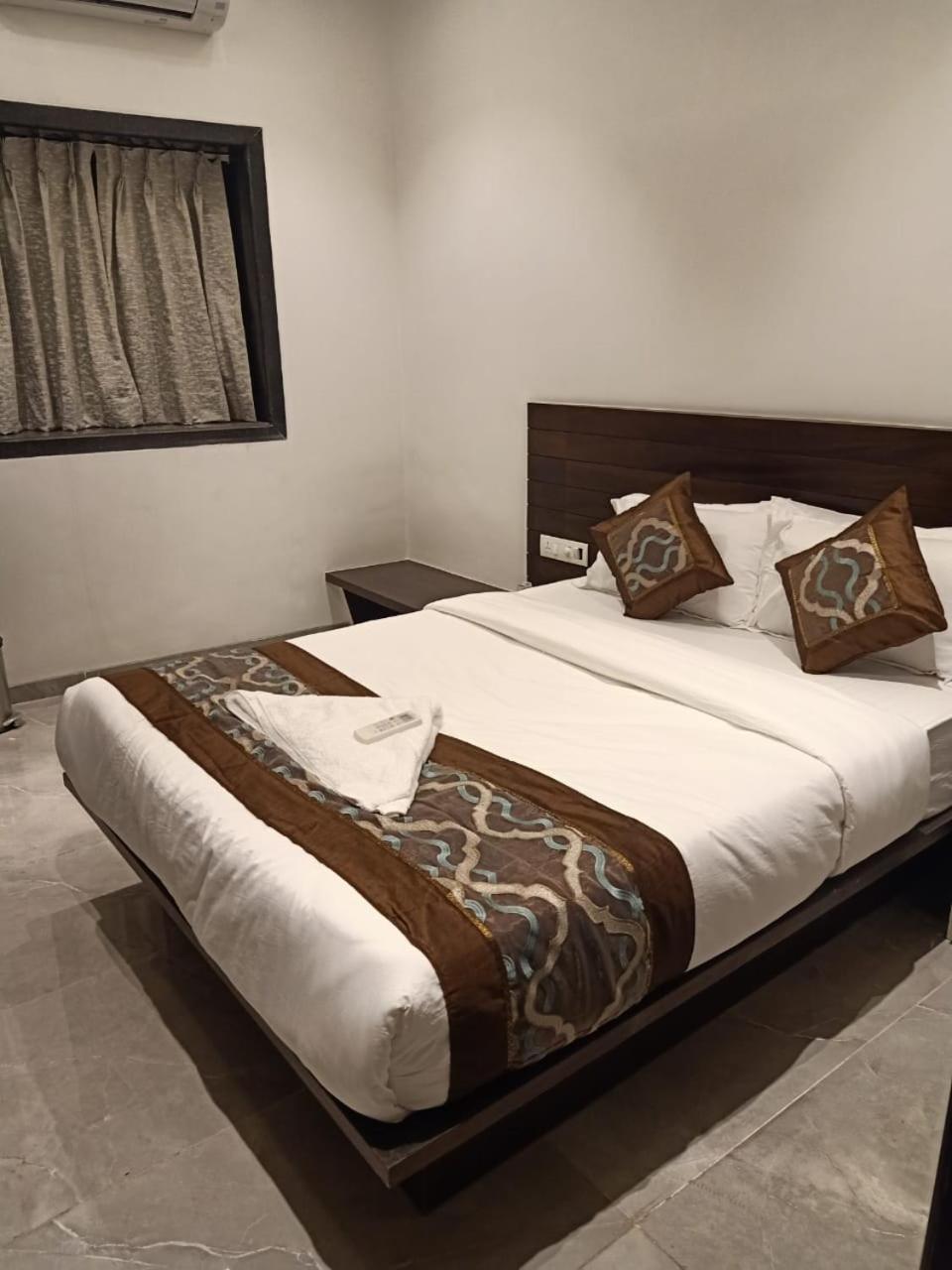 Hotel Flora Suites - Fort Mumbai Exterior foto